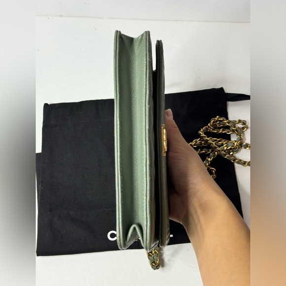 CHANEL Caviar Quilted Boy Wallet On Chain Light Green - Picture 6 of 16